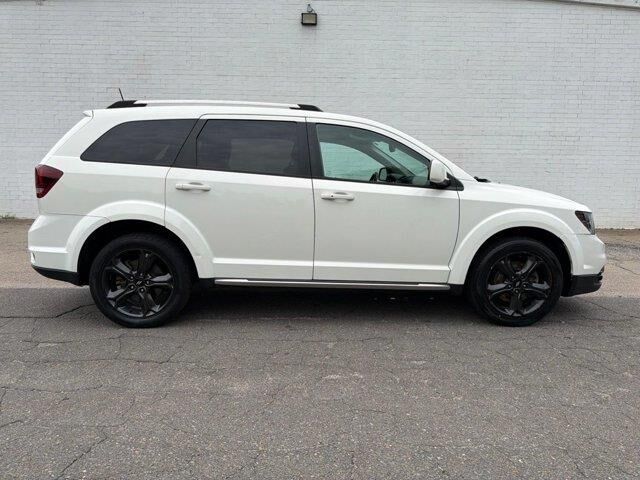 2020 Dodge Journey Crossroad — photo 1 of 39