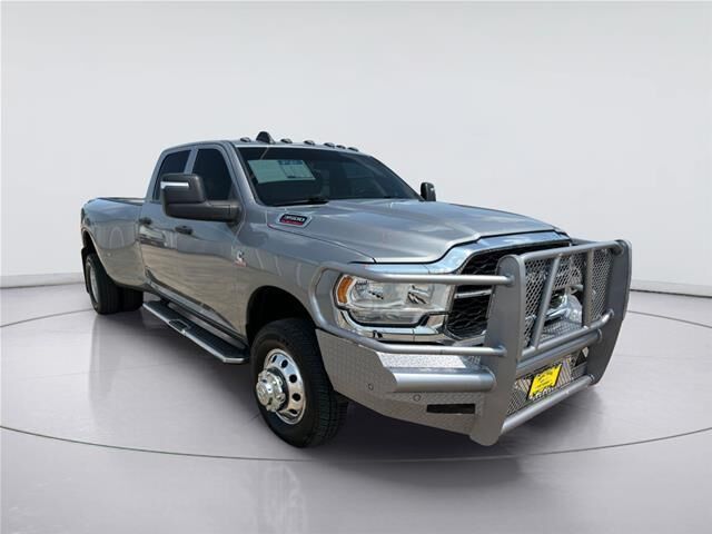 2024 Ram 3500 Tradesman — photo 1 of 3