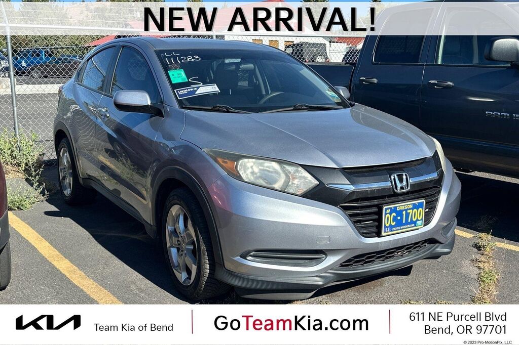 2017 Honda HR-V LX — photo 1 of 12
