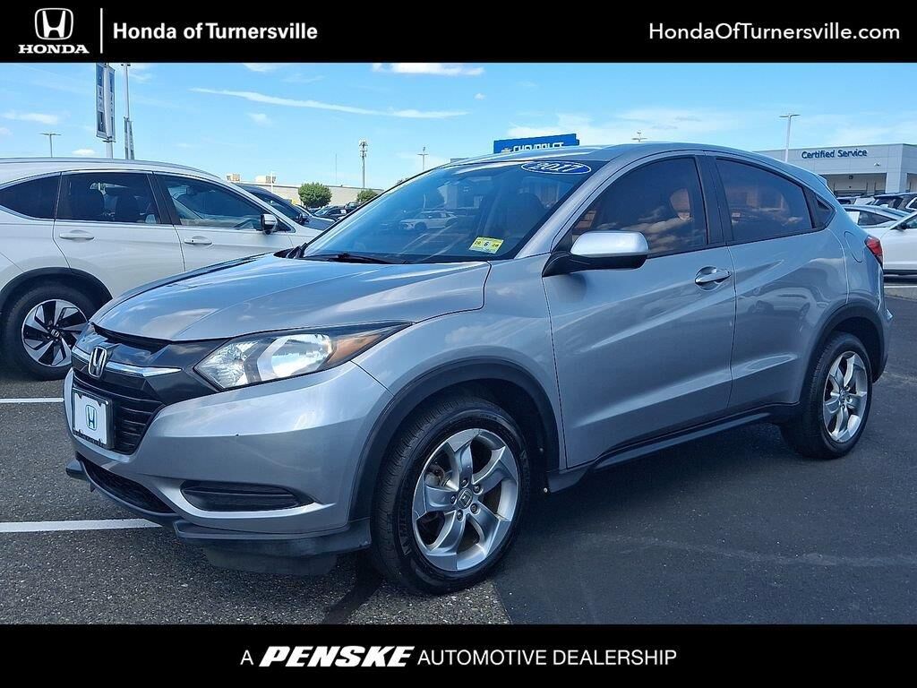 2017 Honda HR-V LX — photo 1 of 26
