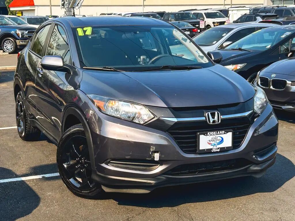 2017 Honda HR-V LX — photo 1 of 13