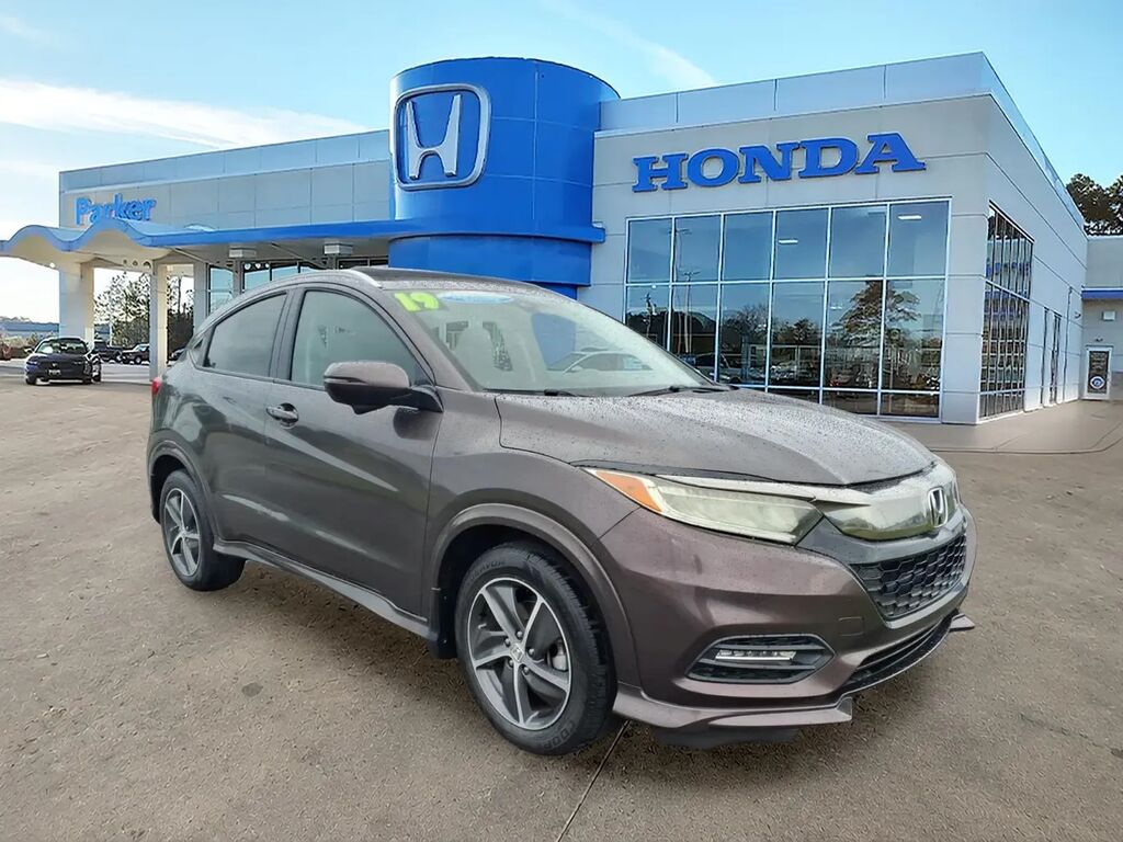 2019 Honda HR-V Touring — photo 1 of 13