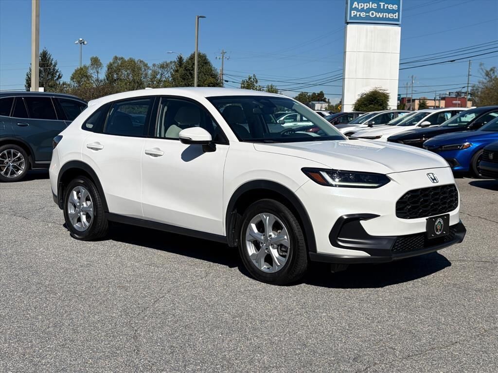 2025 Honda HR-V LX — photo 1 of 13