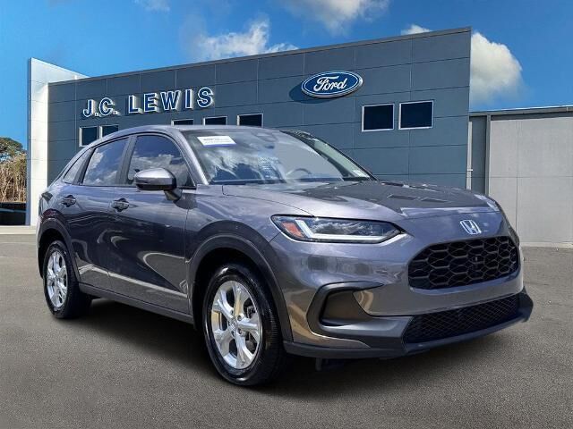 2025 Honda HR-V LX — photo 1 of 13