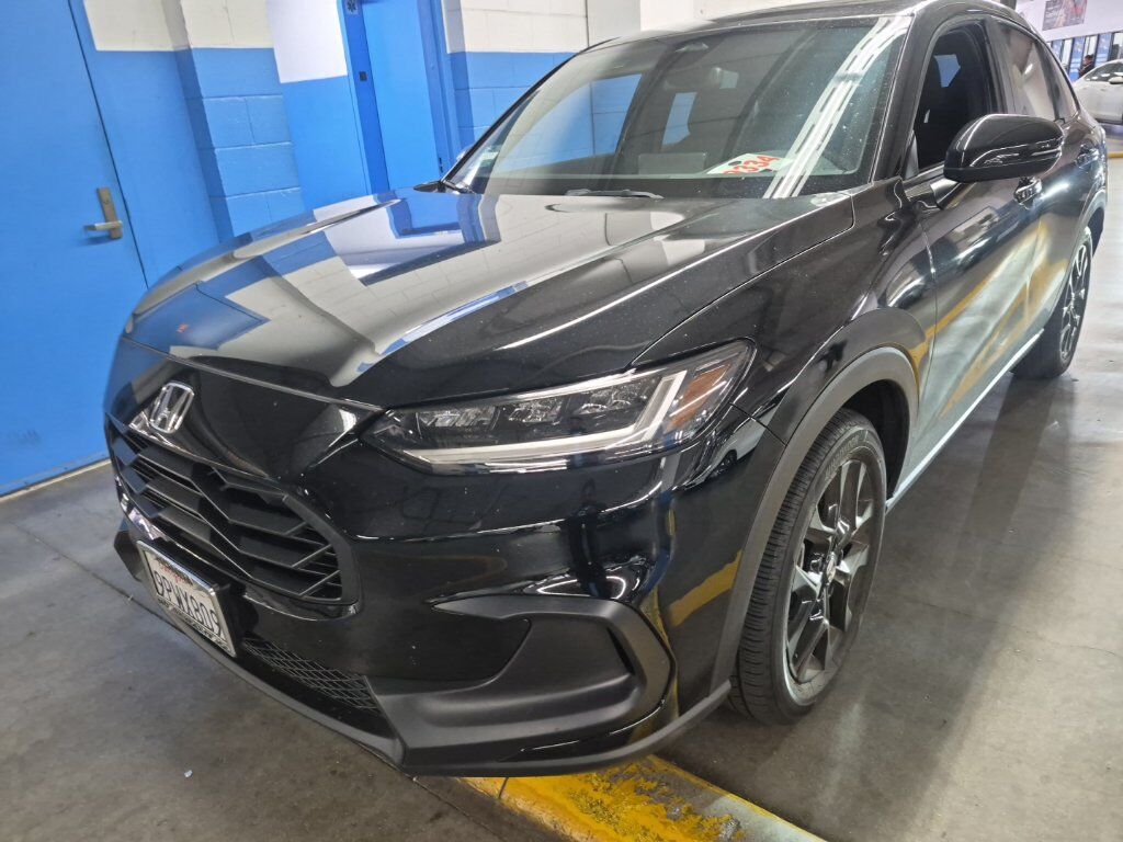 2025 Honda HR-V 2WD SPORT — photo 1 of 7