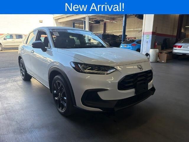 2023 Honda HR-V Sport — photo 1 of 18
