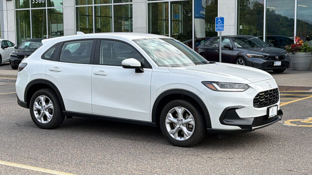 2024 Honda HR-V 5DR AWD LX — photo 1 of 7