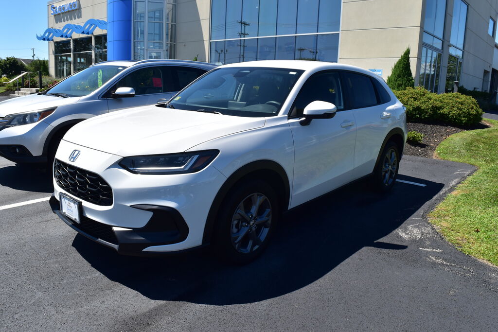 2026 Honda HR-V AWD LX — photo 1 of 7
