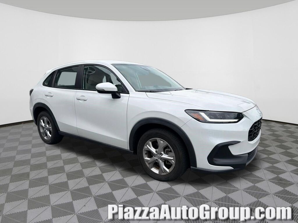 2024 Honda HR-V LX — photo 1 of 13