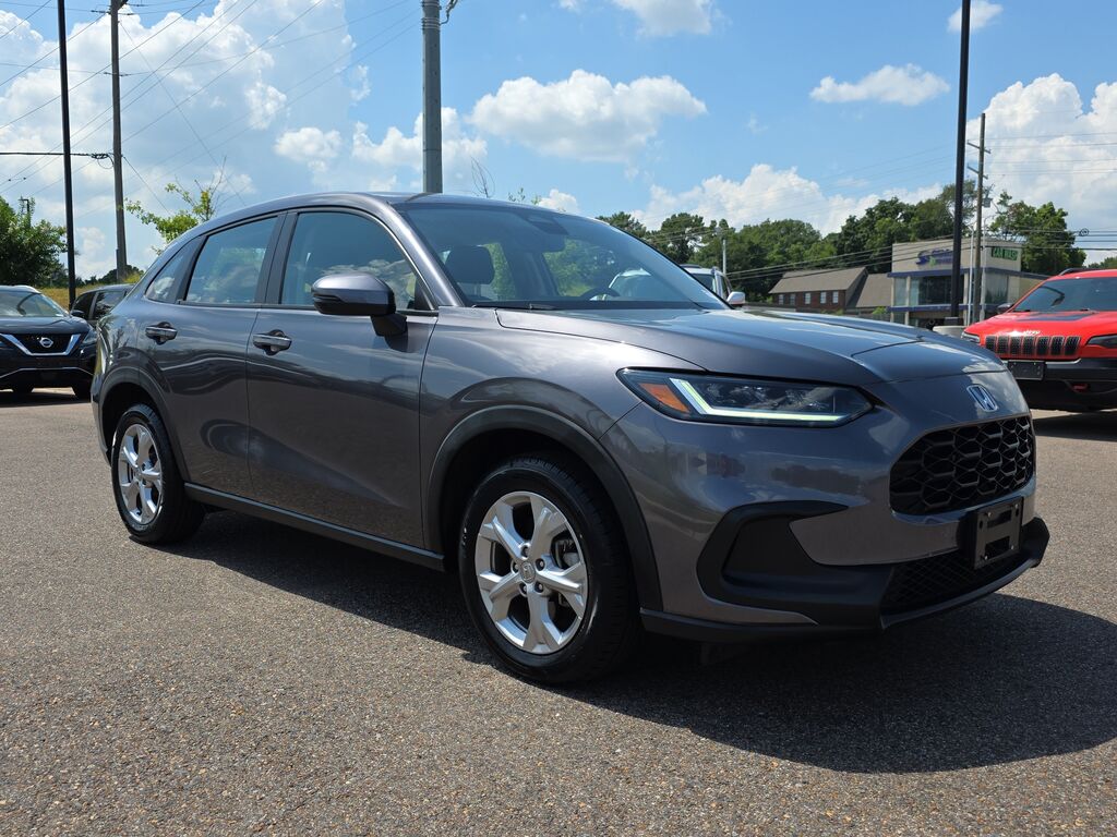 2023 Honda HR-V AWD LX — photo 1 of 7