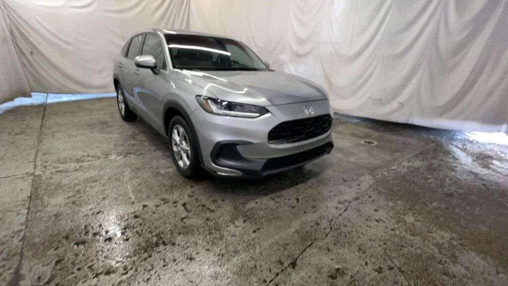 2024 Honda HR-V 5DR AWD LX — photo 1 of 7