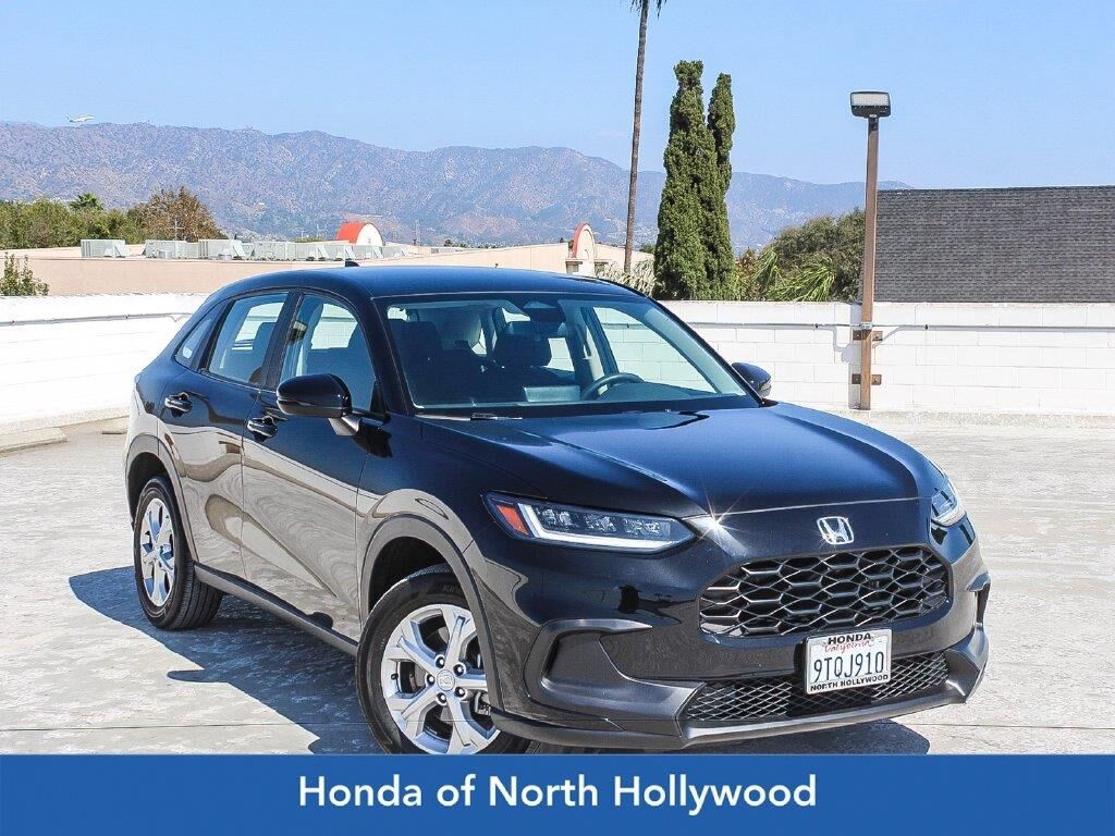 2025 Honda HR-V LX — photo 1 of 13