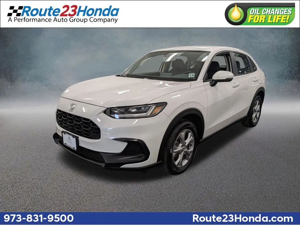 2025 Honda HR-V LX — photo 1 of 13