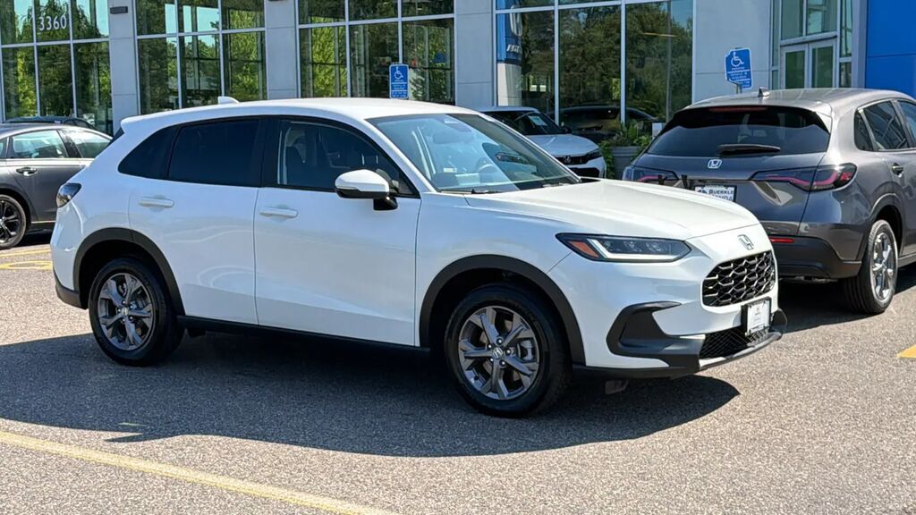 2026 Honda HR-V LX — photo 1 of 13
