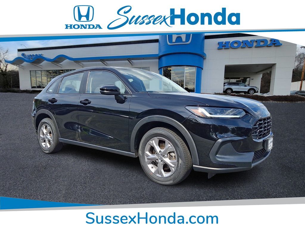 2024 Honda HR-V LX — photo 1 of 13