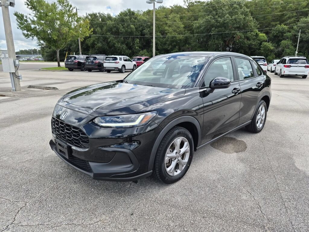 2025 Honda HR-V AWD LX — photo 1 of 7