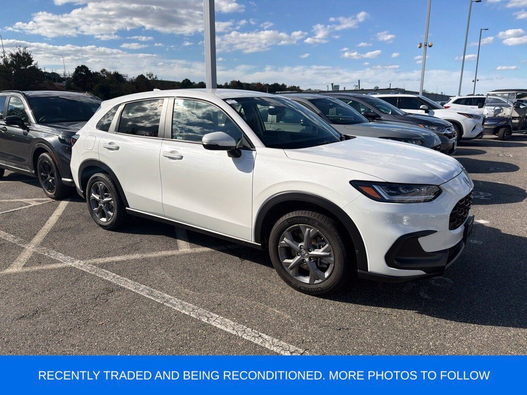 2026 Honda HR-V AWD LX — photo 1 of 7