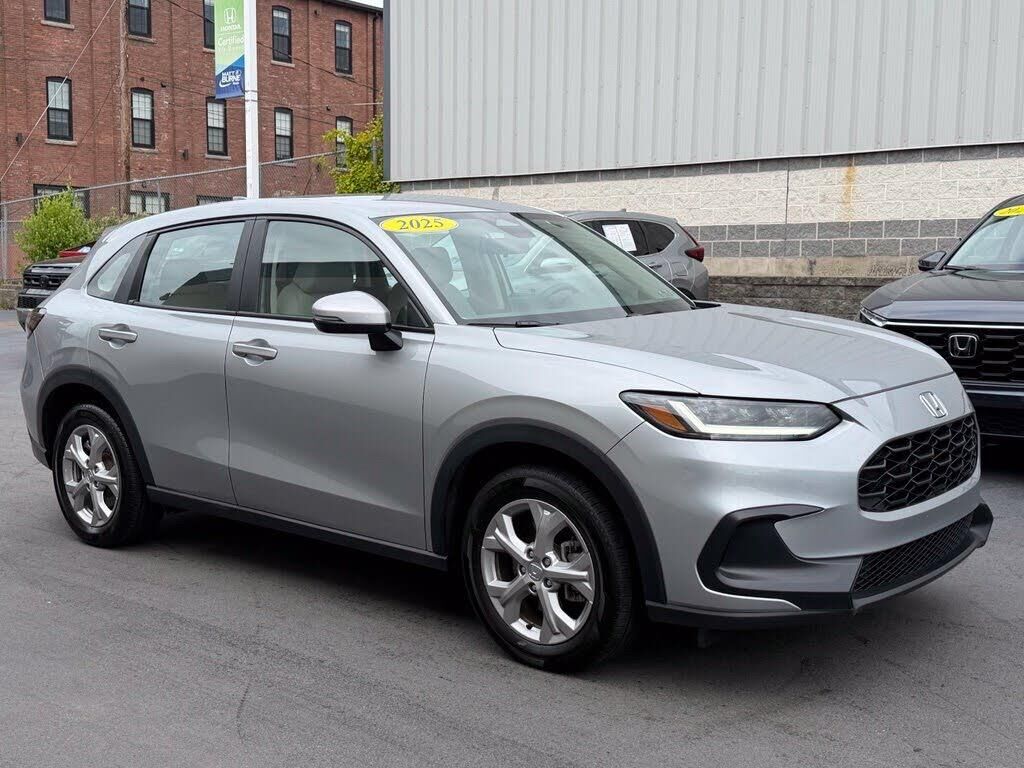 2025 Honda HR-V LX — photo 1 of 1