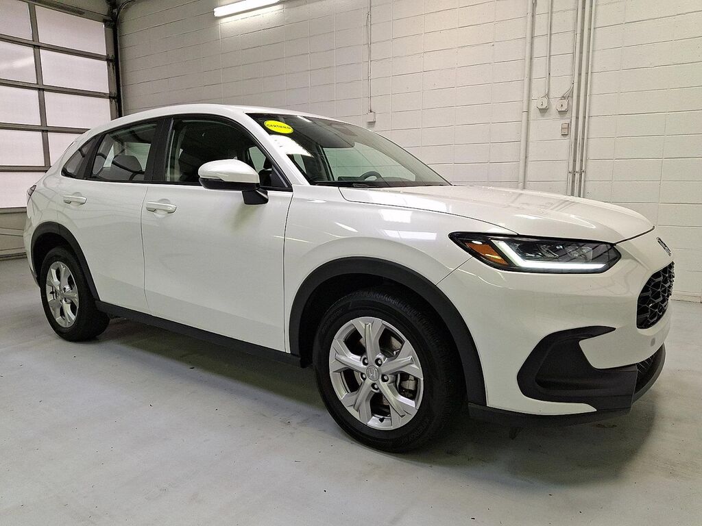2025 Honda HR-V LX — photo 1 of 7