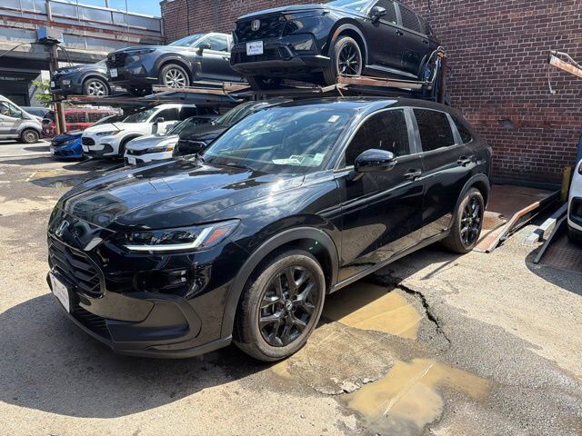 2025 Honda HR-V AWD SPORT — photo 1 of 7