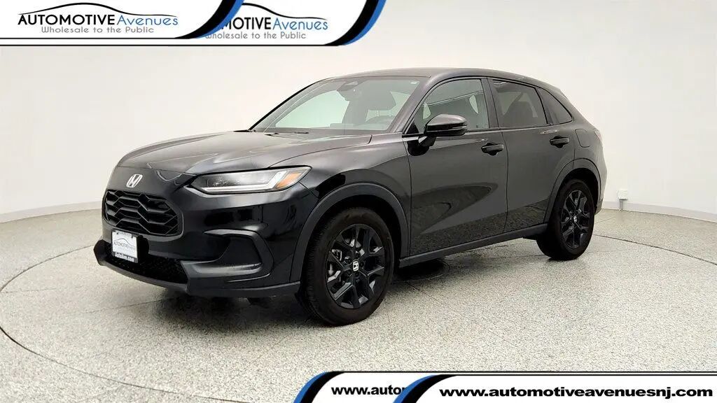 2025 Honda HR-V Sport — photo 1 of 39