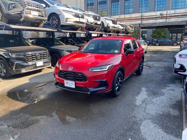 2025 Honda HR-V AWD SPORT — photo 1 of 7