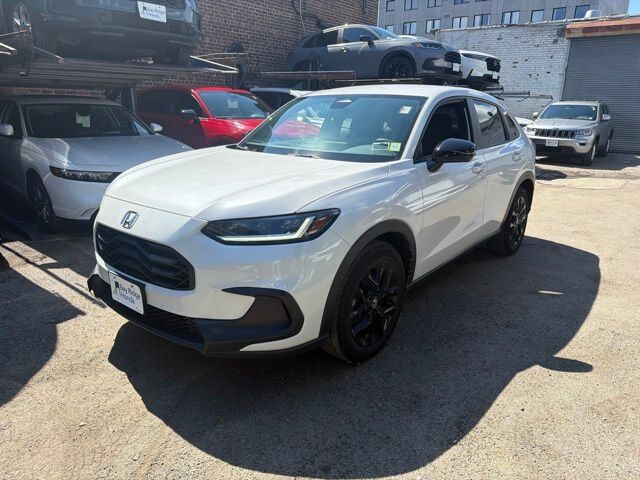 2024 Honda HR-V 5DR AWD SPORT — photo 1 of 7