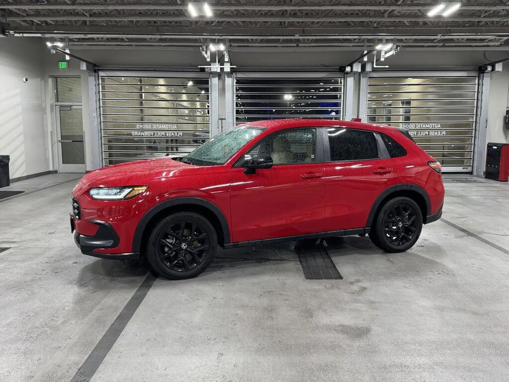 2025 Honda HR-V Sport — photo 1 of 13