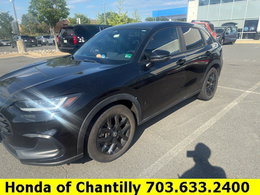 2025 Honda HR-V AWD SPORT — photo 1 of 2