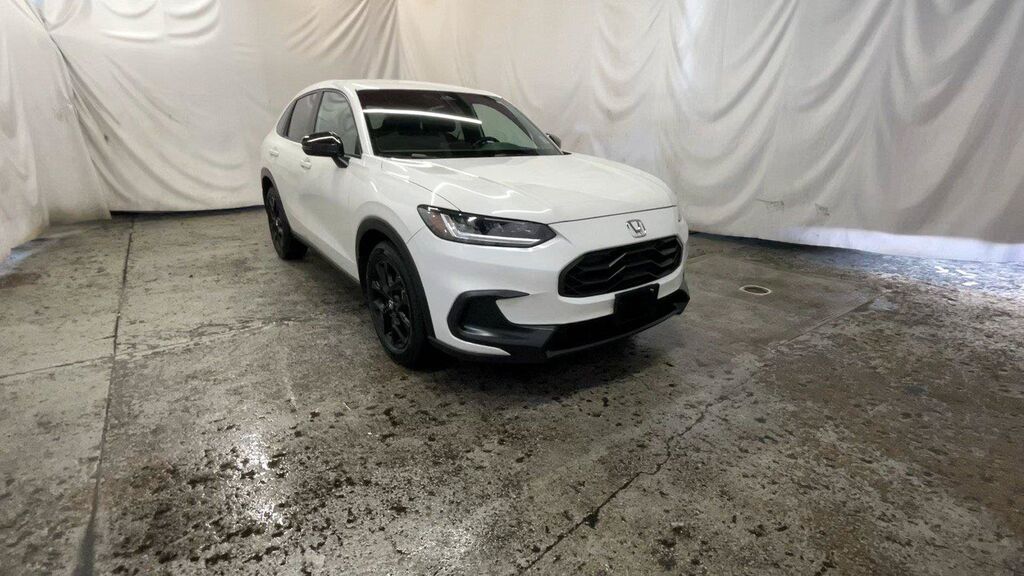 2025 Honda HR-V AWD SPORT — photo 1 of 7