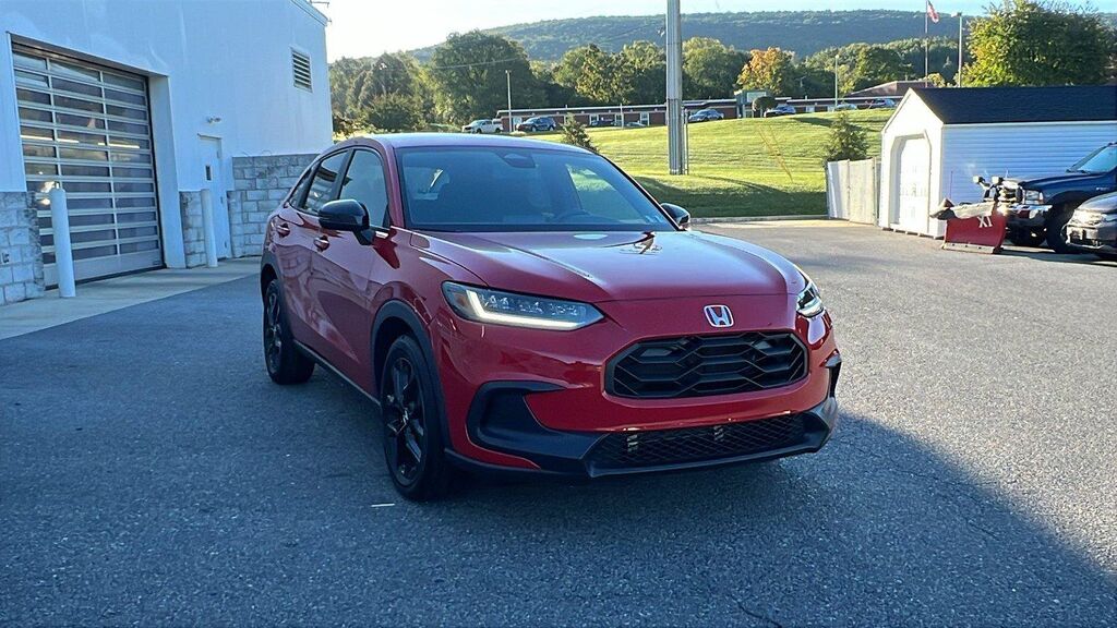 2025 Honda HR-V AWD SPORT — photo 1 of 7