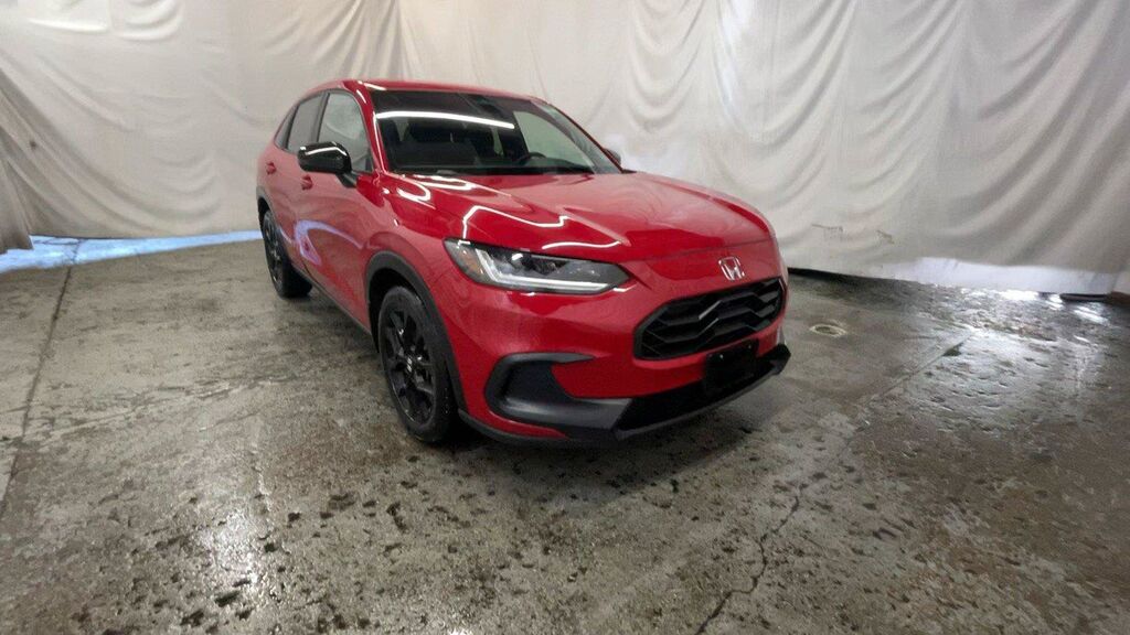 2025 Honda HR-V AWD SPORT — photo 1 of 7
