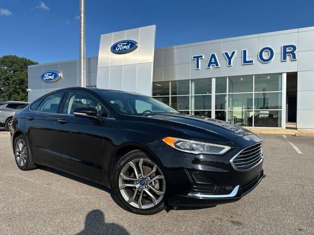 2020 Ford Fusion SEL — photo 1 of 13