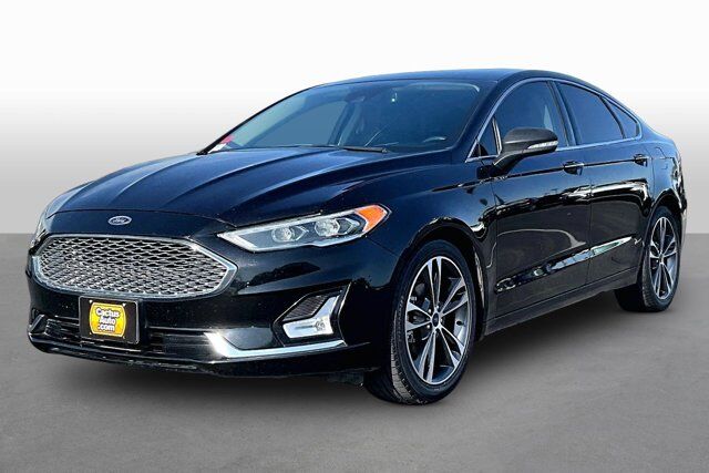 2019 Ford Fusion Titanium — photo 1 of 13