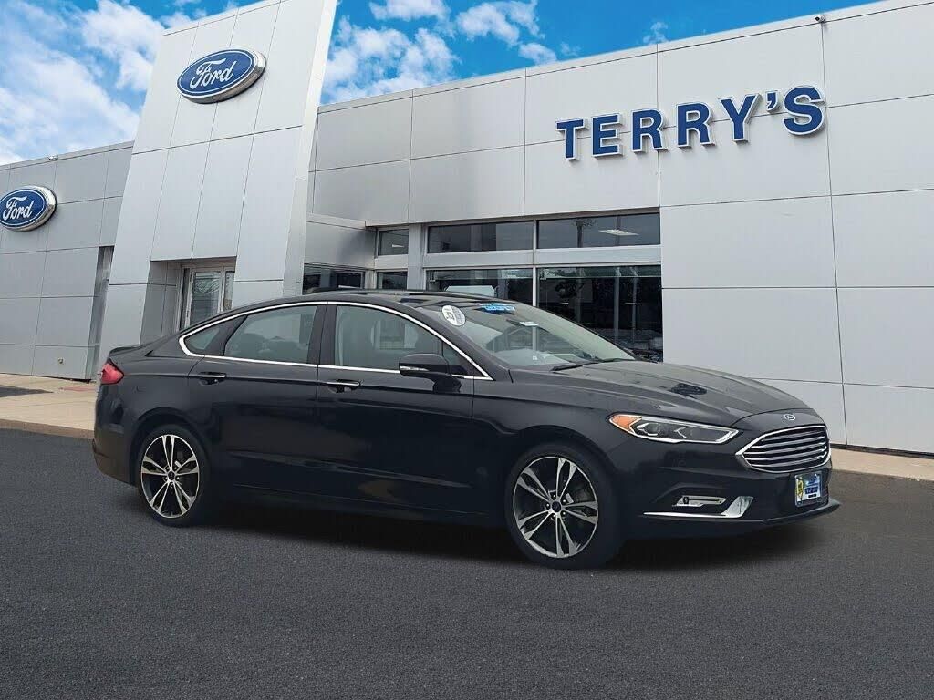 2017 Ford Fusion Titanium — photo 1 of 1