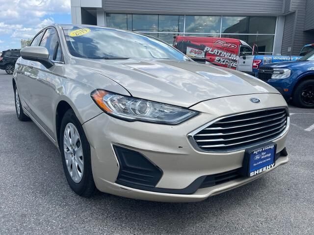 2019 Ford Fusion S — photo 1 of 49