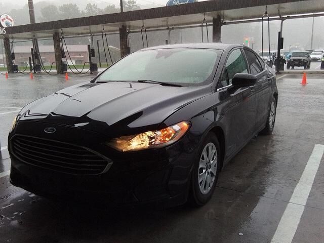 2019 Ford Fusion S — photo 1 of 1