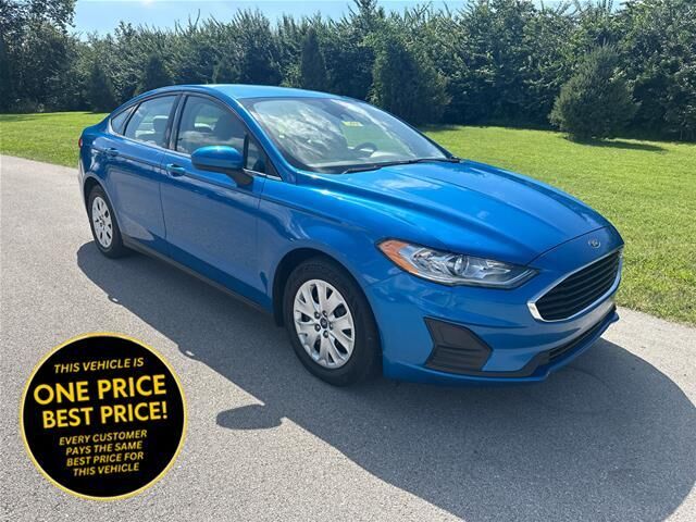2020 Ford Fusion S — photo 1 of 13