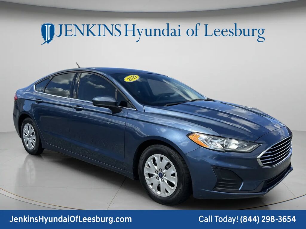 2019 Ford Fusion S — photo 1 of 13