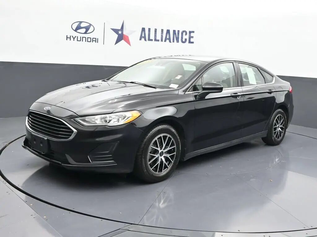 2020 Ford Fusion S — photo 1 of 13