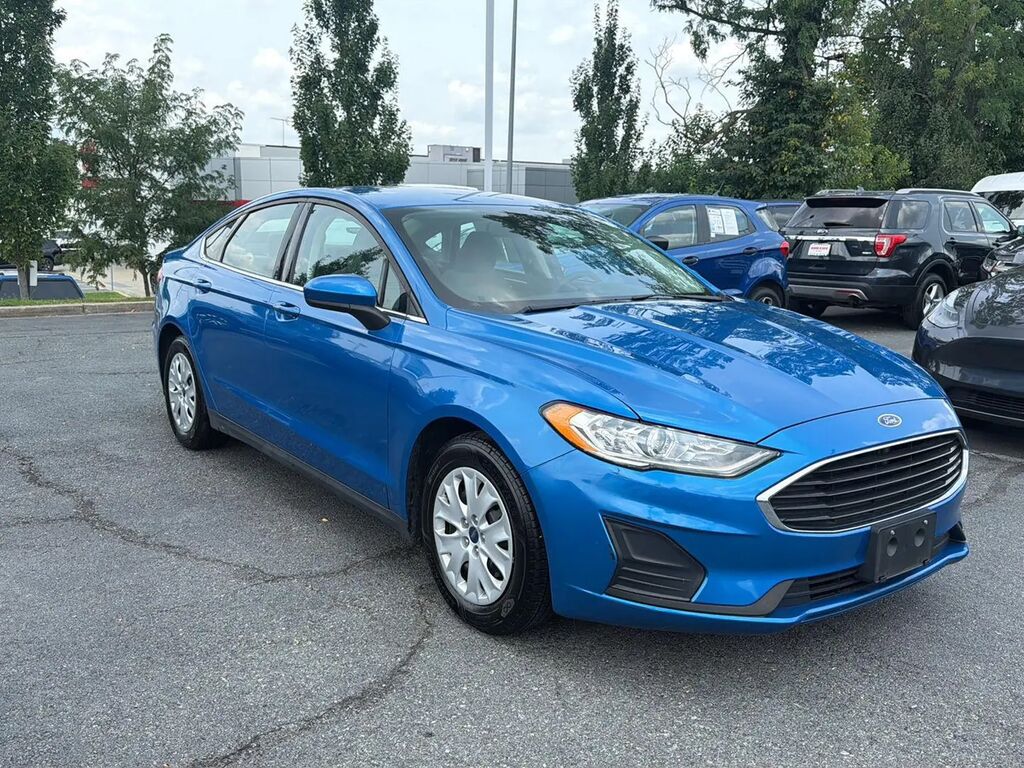 2020 Ford Fusion S — photo 1 of 15