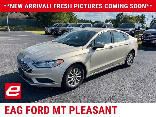 2017 Ford Fusion S — photo 1 of 22