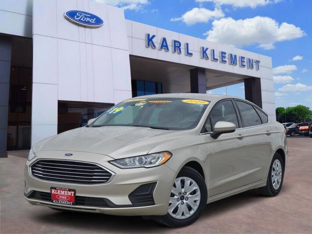 2019 Ford Fusion S — photo 1 of 1