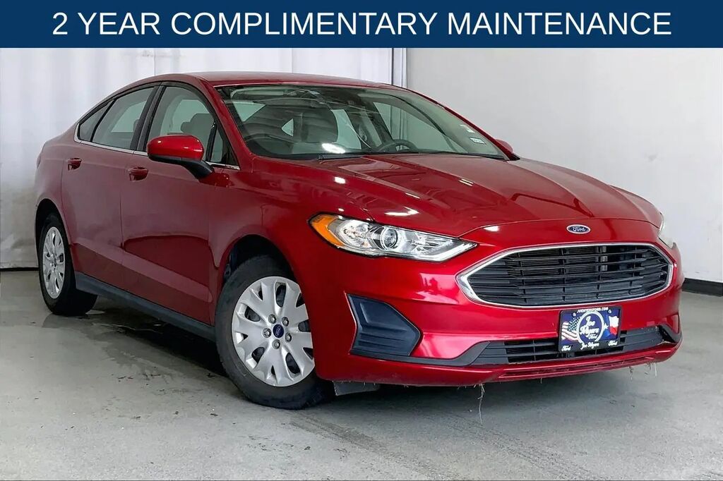 2020 Ford Fusion S — photo 1 of 13