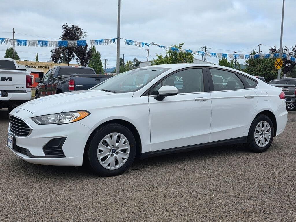 2020 Ford Fusion S — photo 1 of 1
