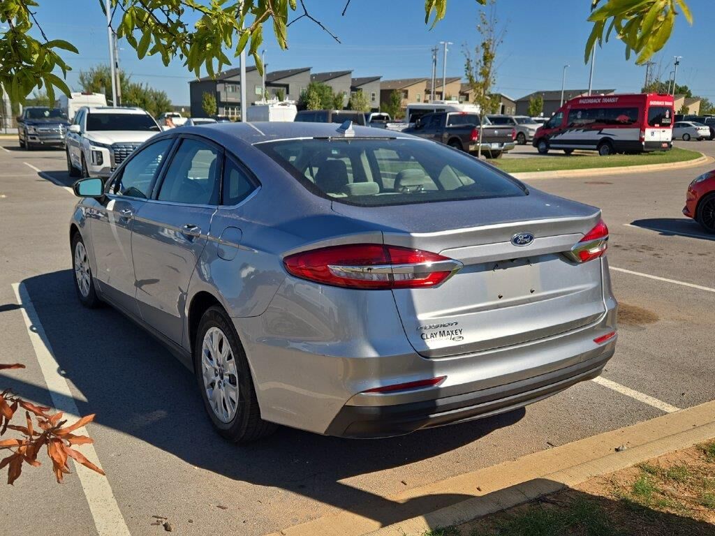 2020 Ford Fusion S — photo 1 of 12