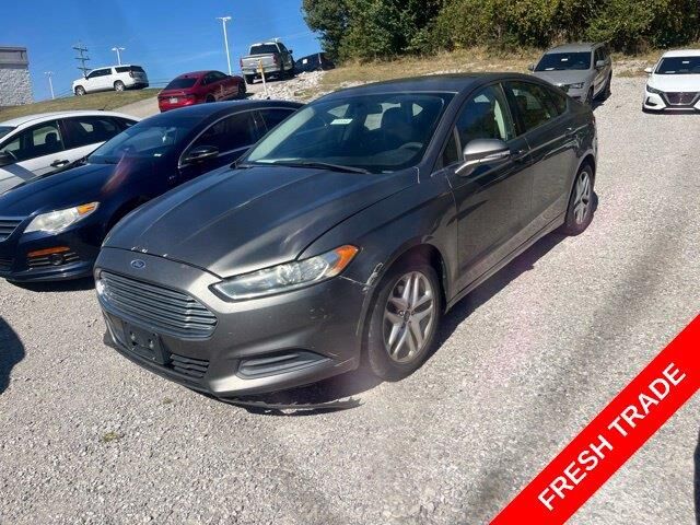 2013 Ford Fusion SE — photo 1 of 8