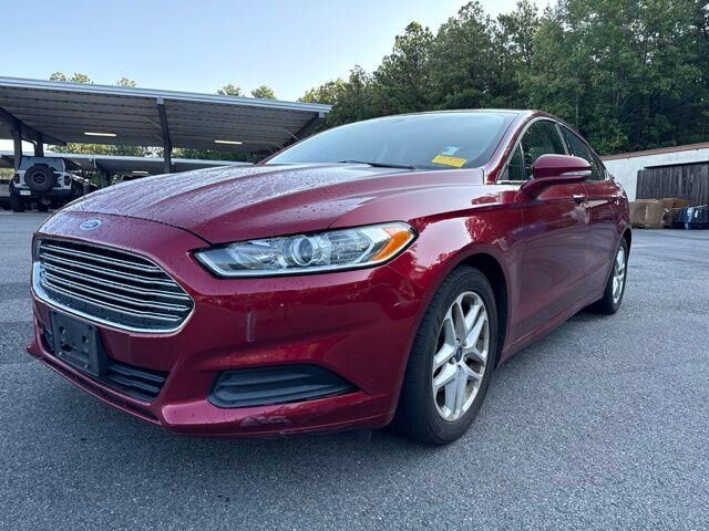 2016 Ford Fusion SE — photo 1 of 20