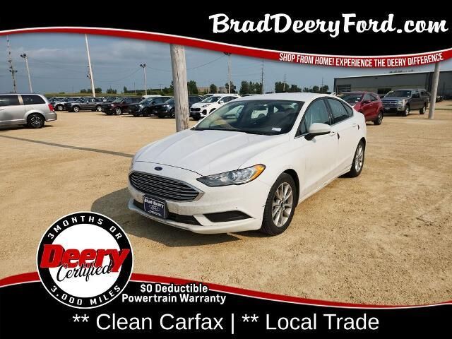 2017 Ford Fusion SE — photo 1 of 12