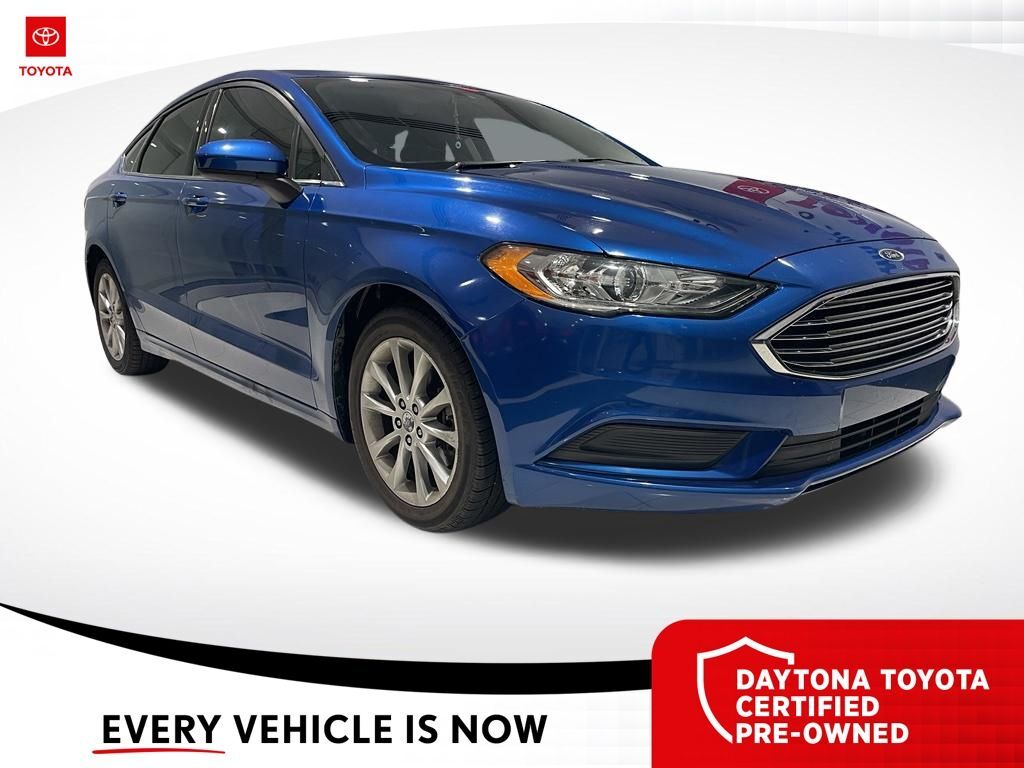 2017 Ford Fusion SE — photo 1 of 10